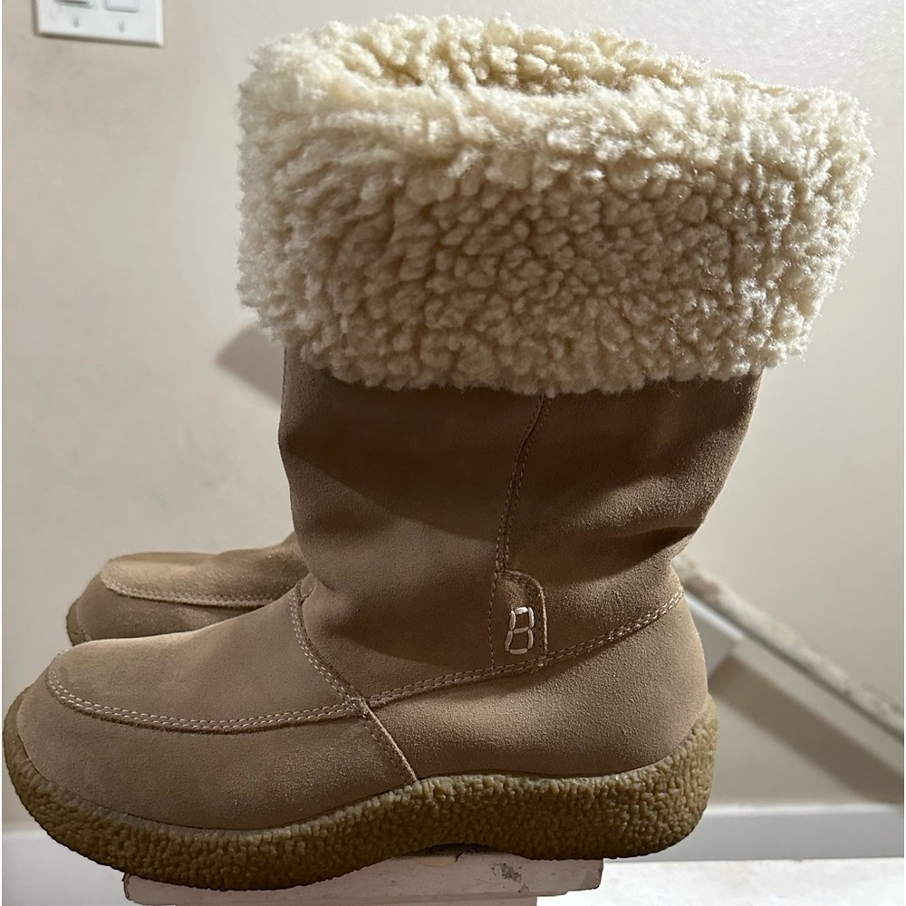 SOX Tuesday Size 7 Faux Leather
Faux Fur Lined Tan Suede Mid Calf...